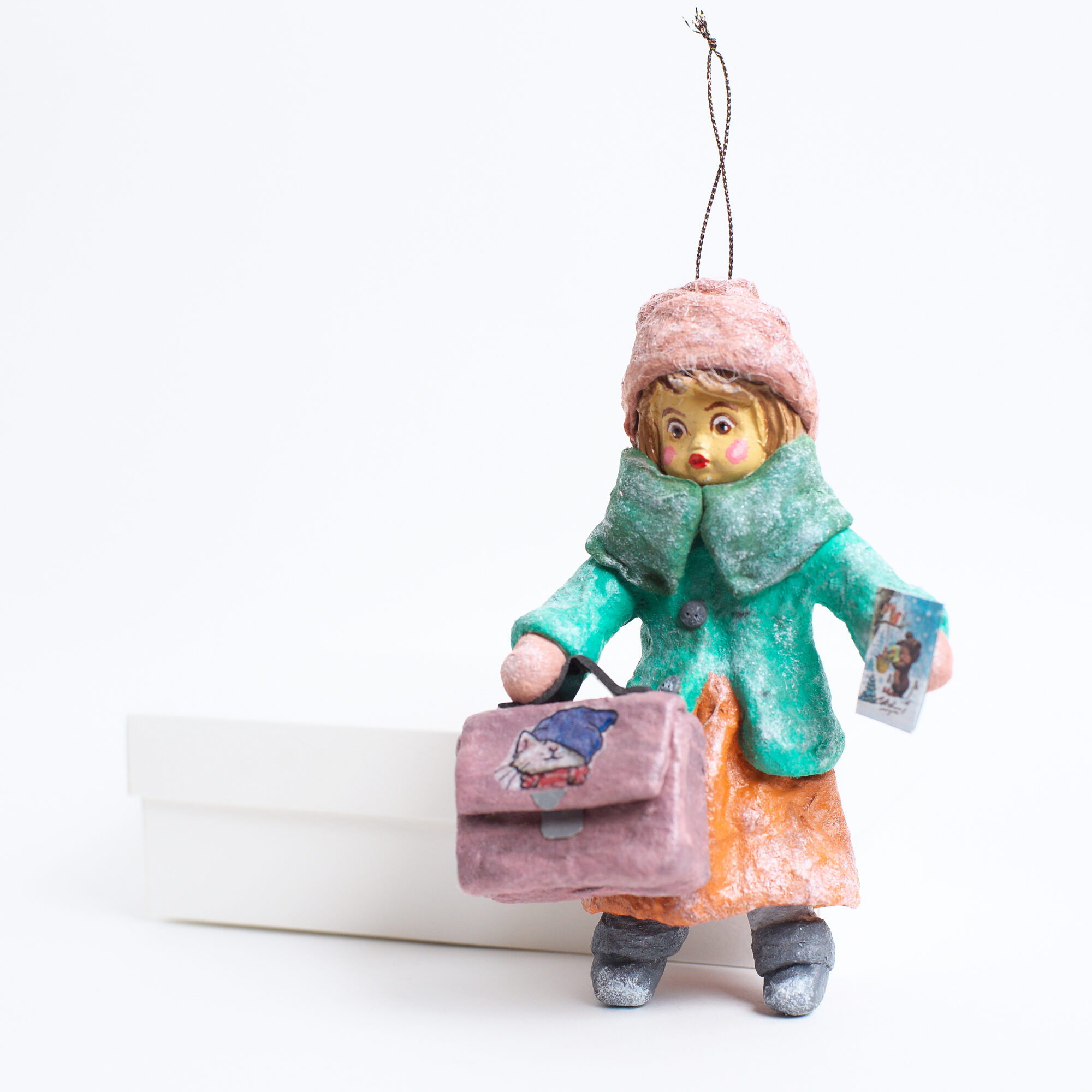 Девочка с портфелем и открыткой Зарубина, рост 14 см.Летние цены